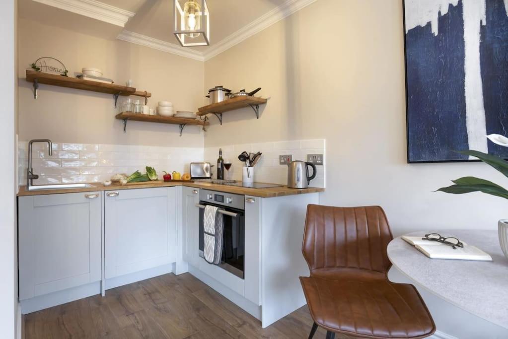 - District Escape For Two * Windermere