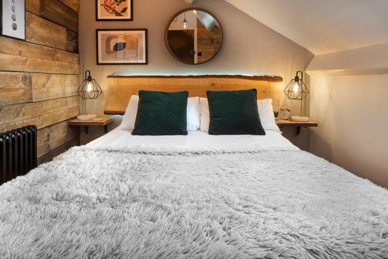 - District In Guest house *