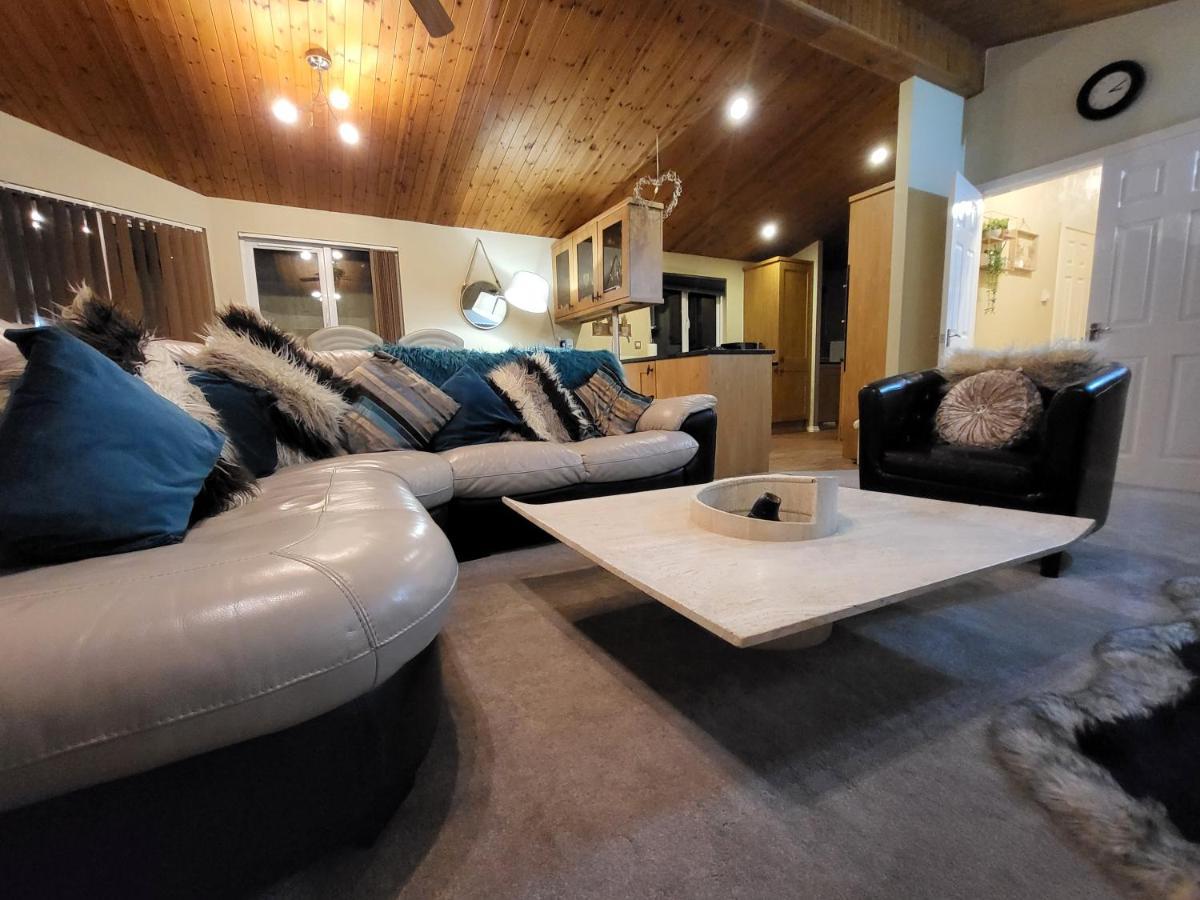 Cheerful 3 Bedroom At White Cross Bay Windermere