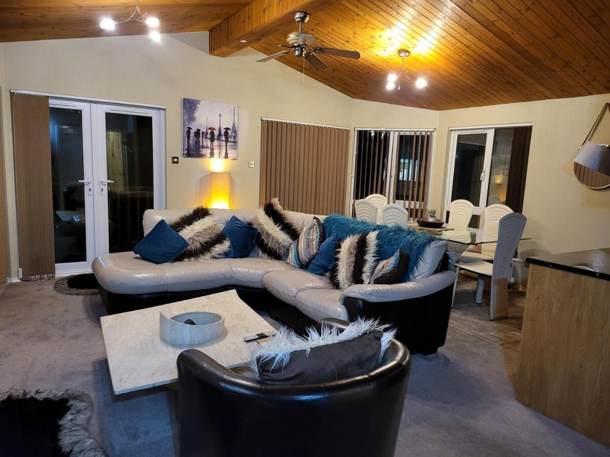 Cheerful 3 Bedroom At White Cross Bay Windermere