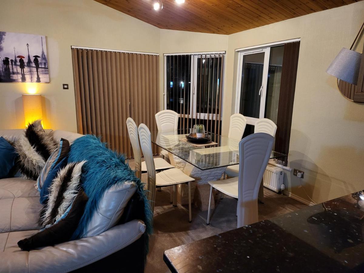Cheerful 3 Bedroom At White Cross Bay Casa de férias