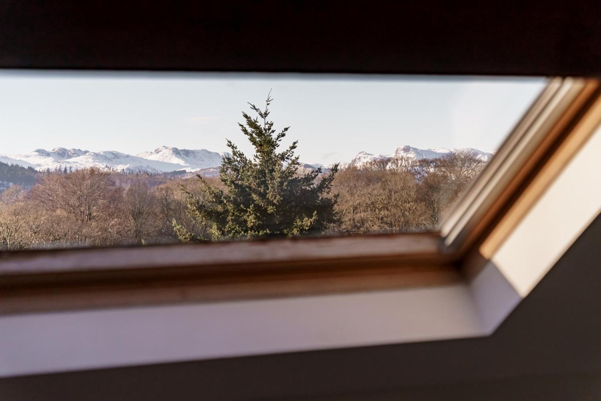Villa Yewbeck: Brand New, Garden Views Windermere