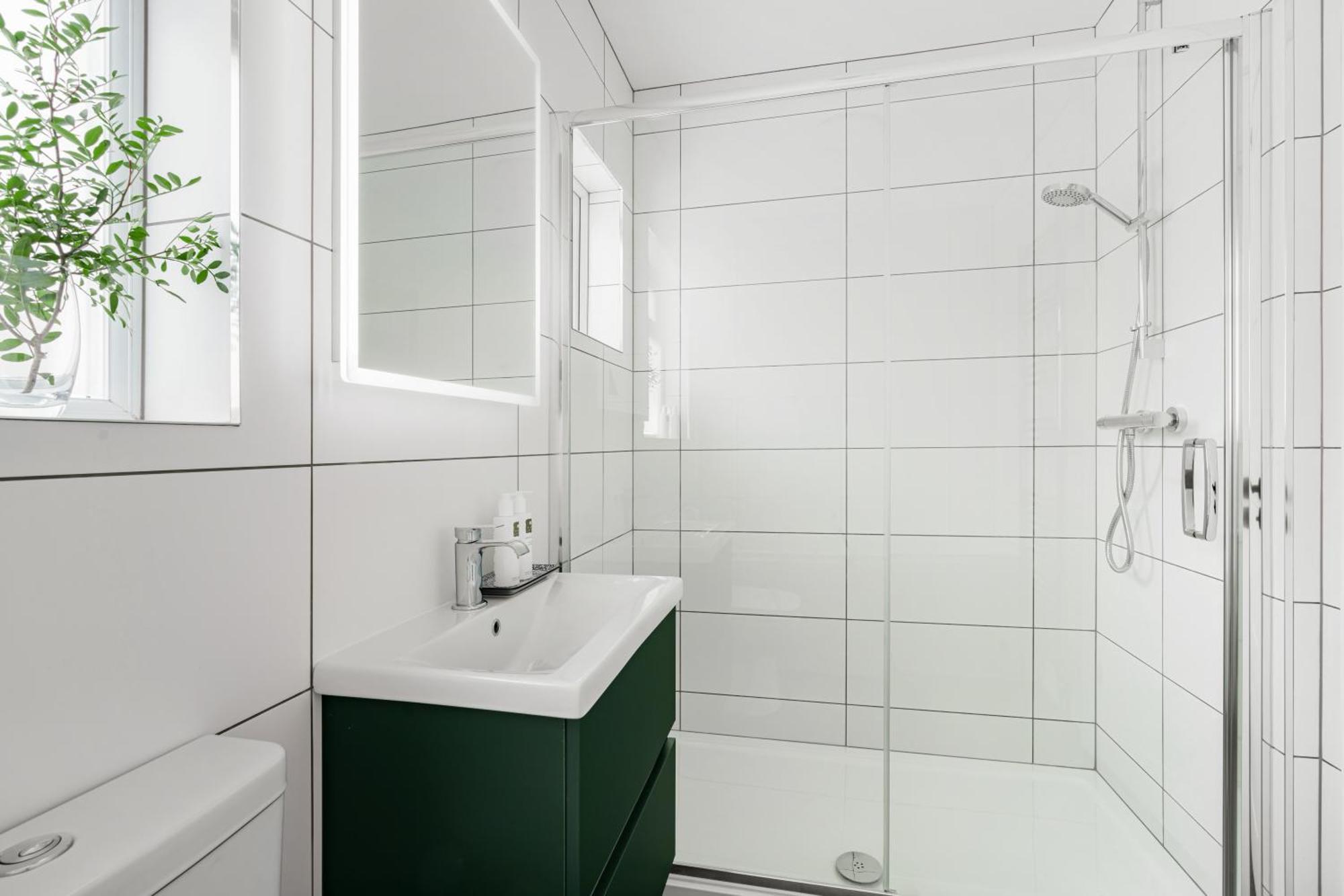 Villa Yewbeck: Brand New, Garden Views