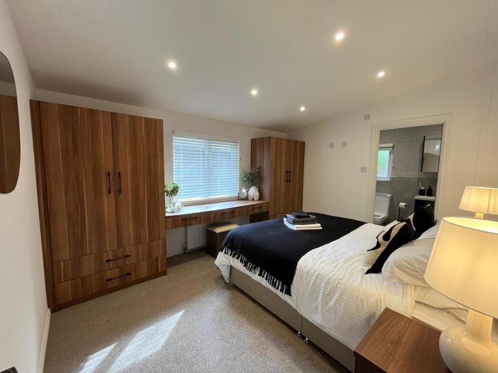 The Luxurious Langdale 6 At Park Dean White Cross Bay, *