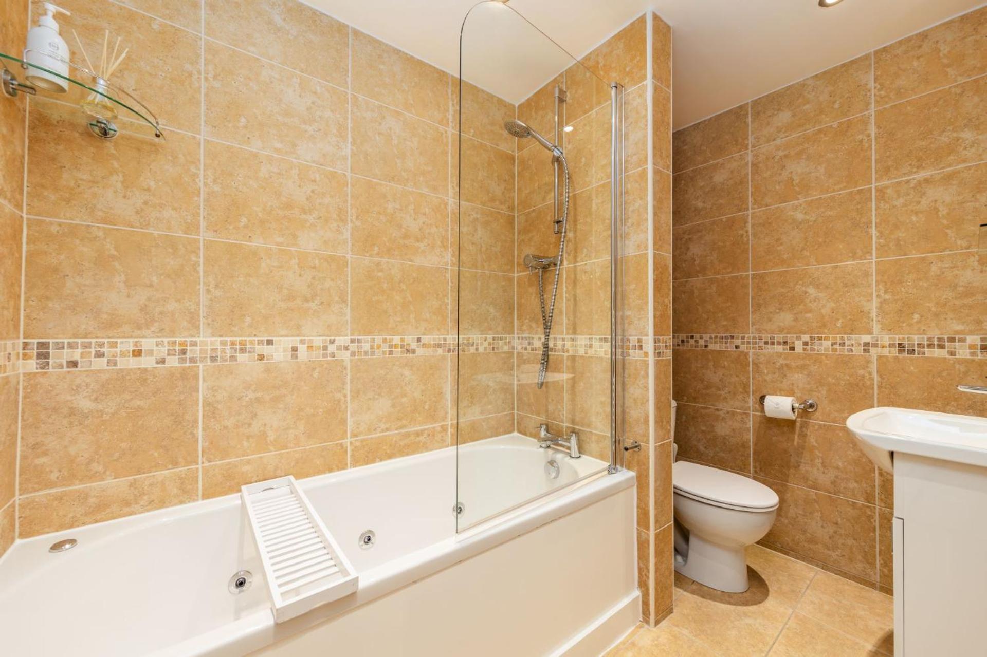 Wheatlands Lodge-windermere - Of The Year 2024 - Adult Only - Free Car Park Casa de hóspedes Windermere