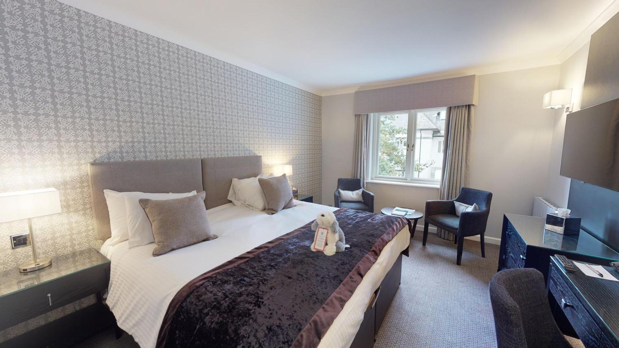Wood Bay Hotel