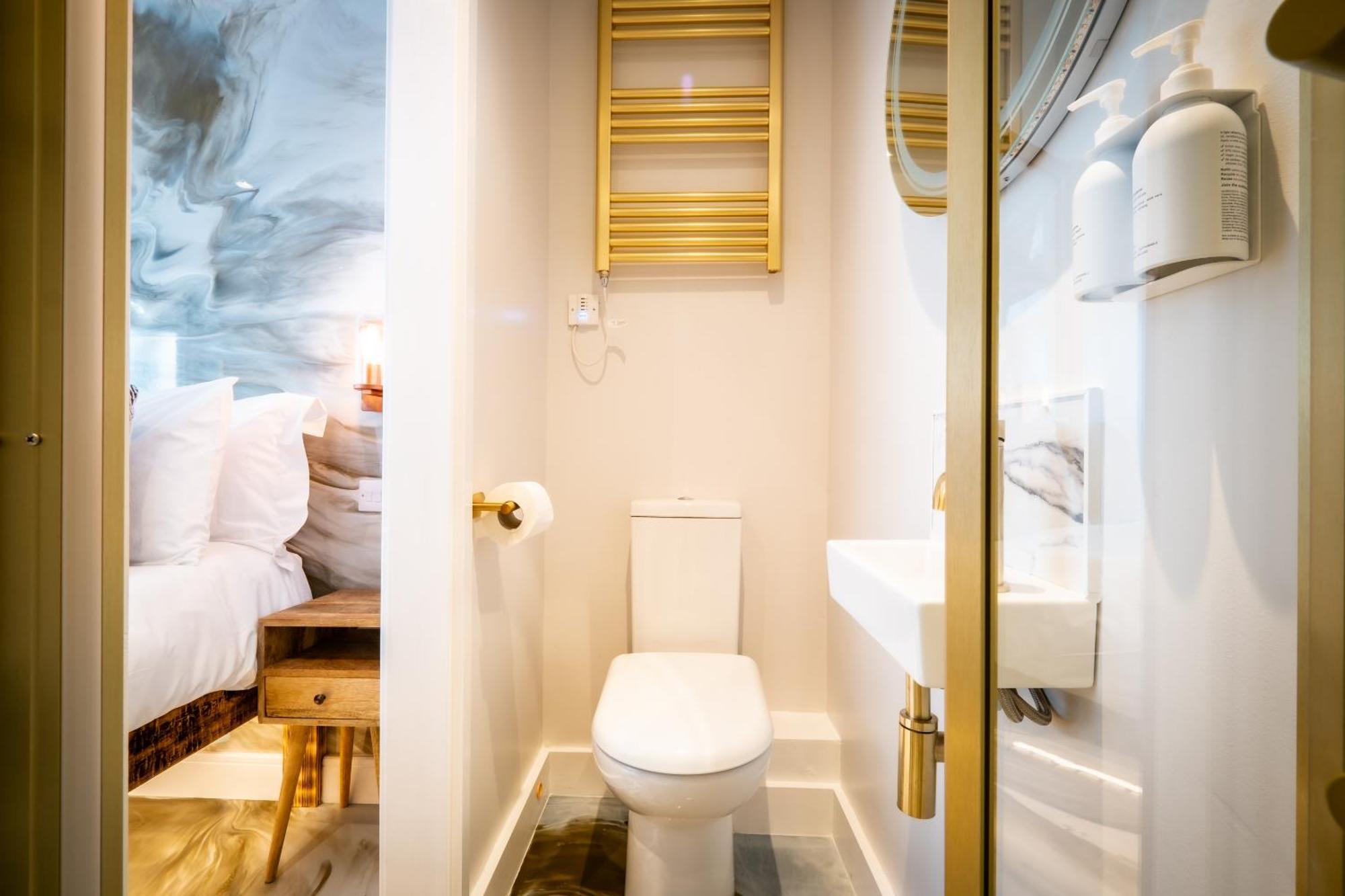 Icon - Free Off-site Health Club Access With Pool, Sauna, Steam & Gym Guest house
