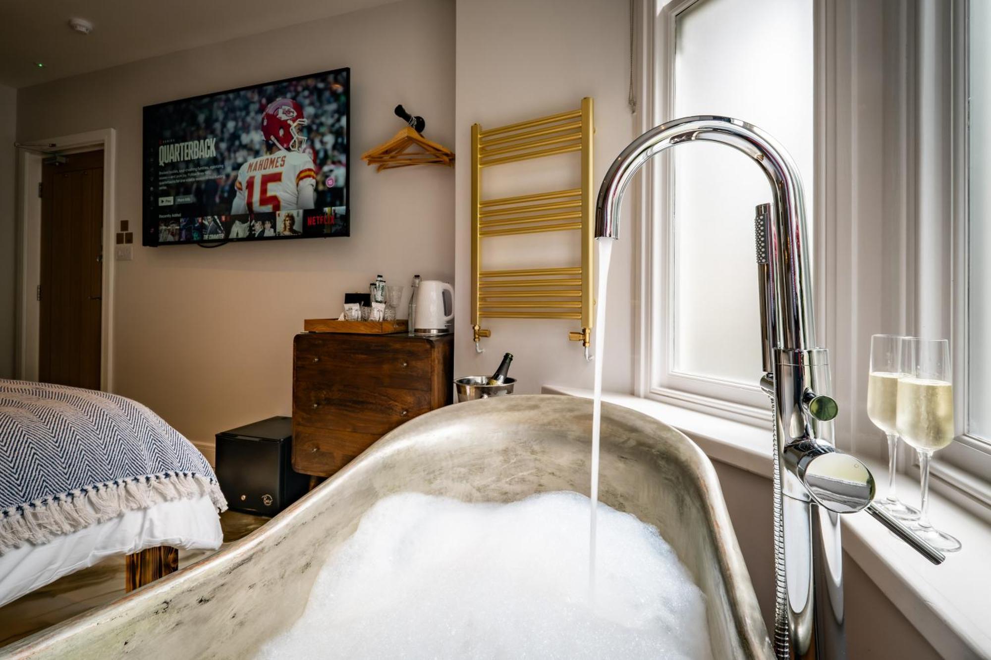Icon - Free Off-site Health Club Access With Pool, Sauna, Steam & Gym Guest house *