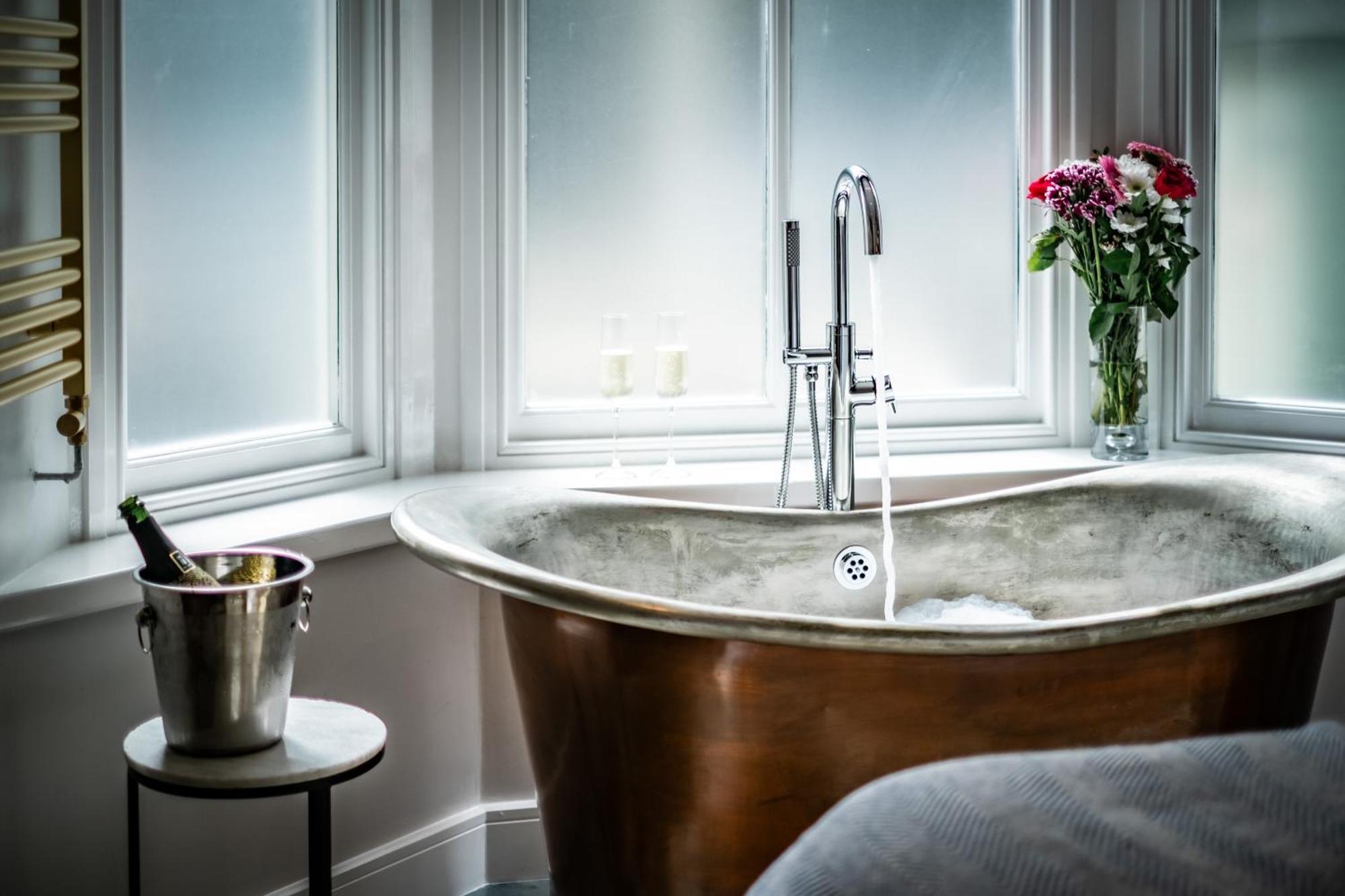 Icon - Free Off-site Health Club Access With Pool, Sauna, Steam & Gym Guest house