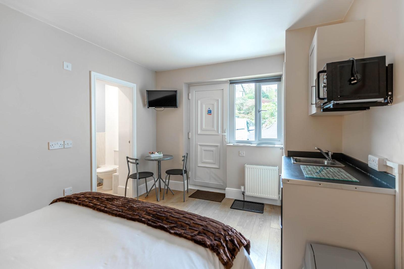 Roger Ground Guest house *