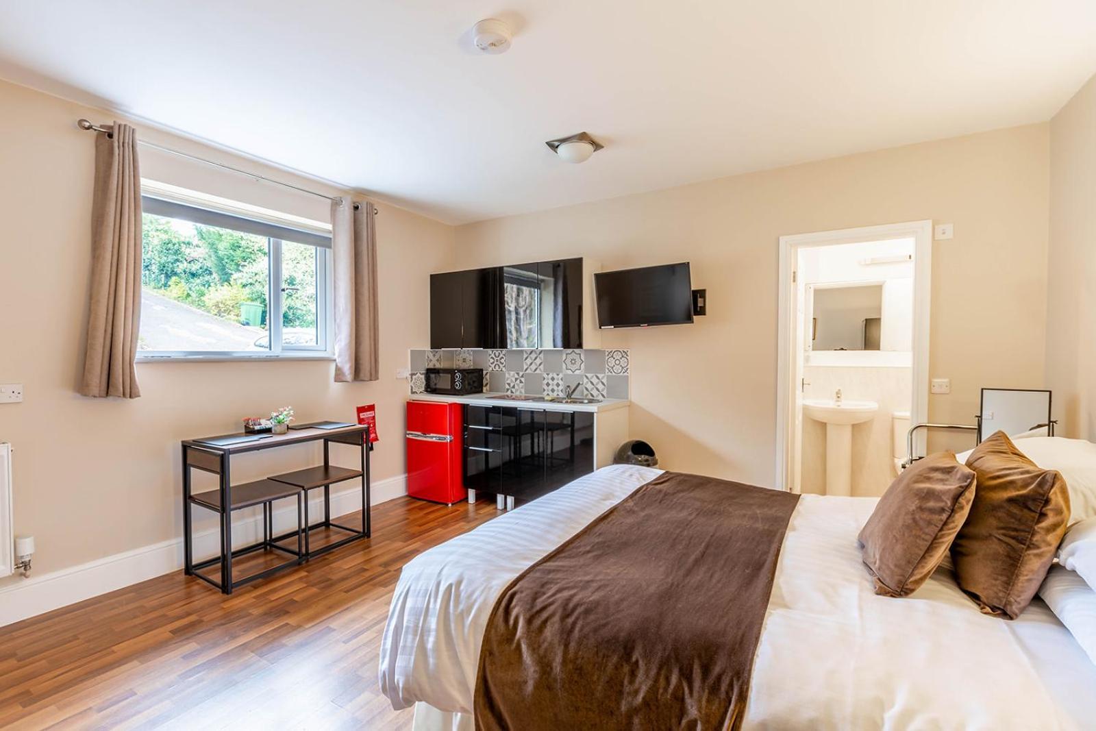 Roger Ground Guest house