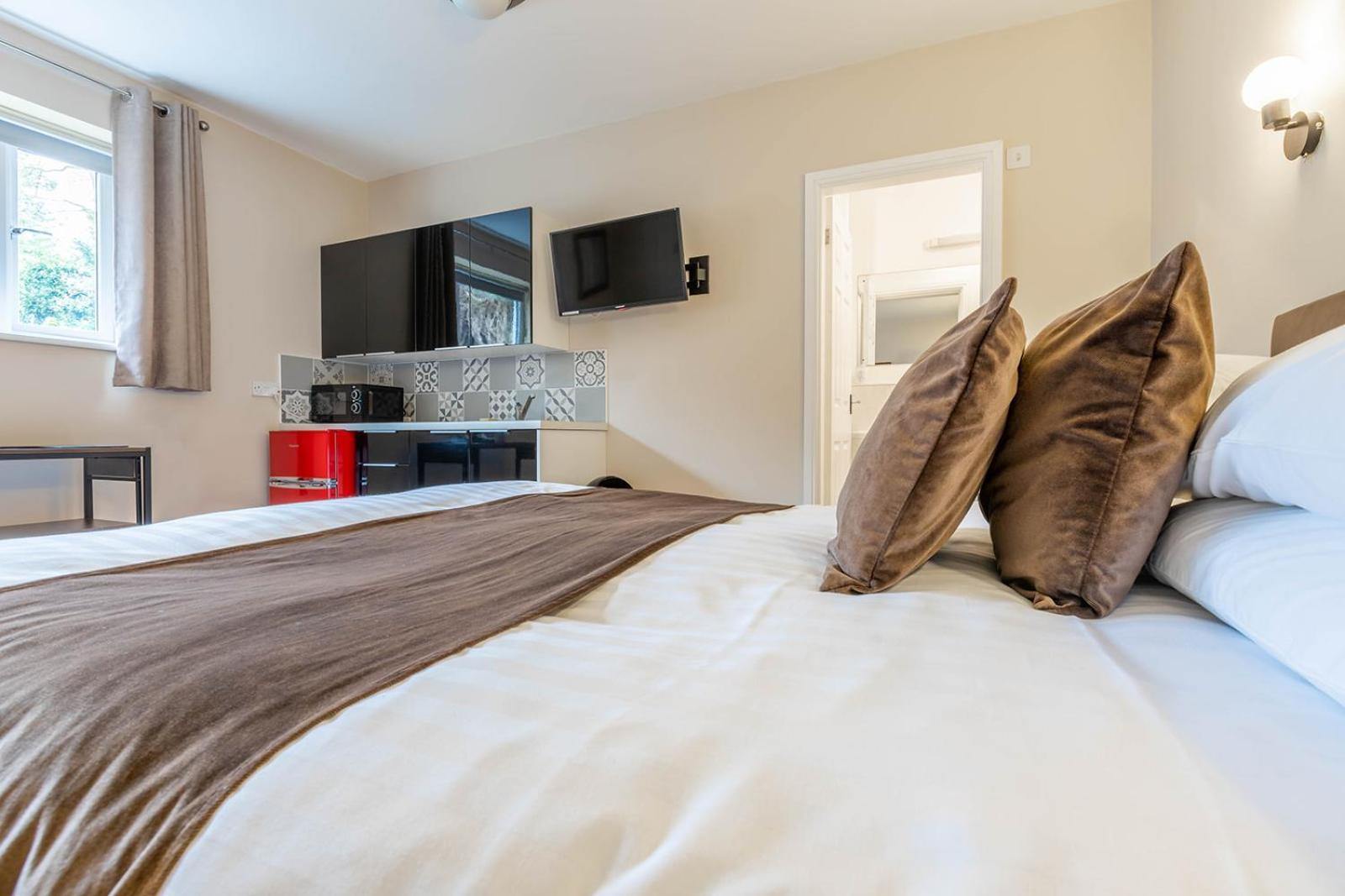 - With Free Car Parking Onsite *