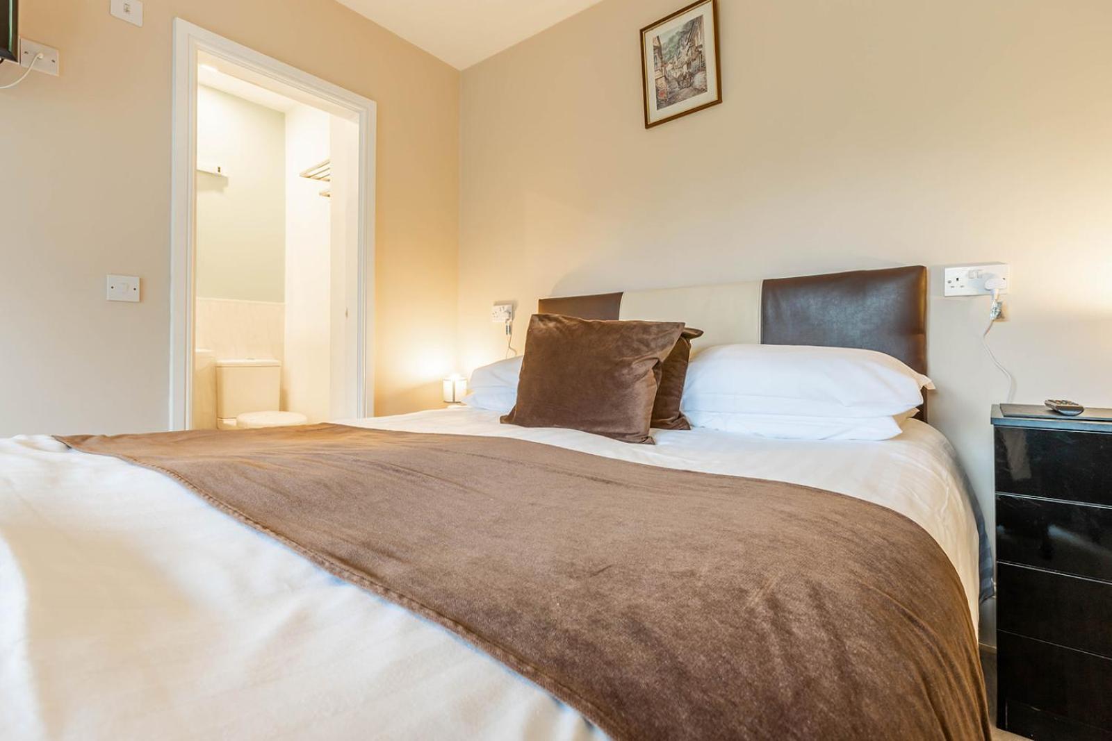 Roger Ground Guest house *