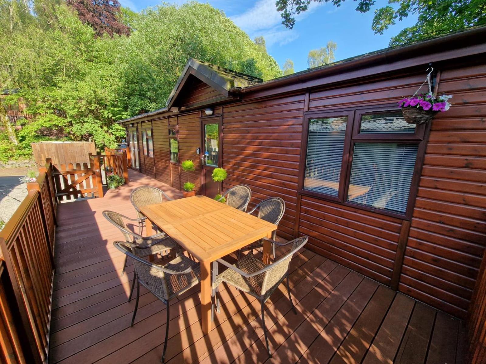 Lodge,sleeps 6 *