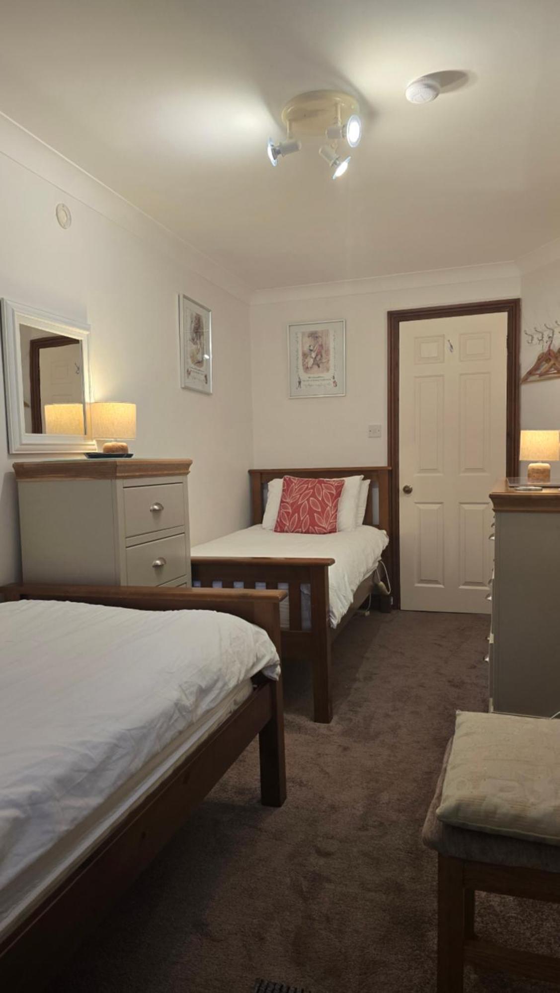 Lyndale Self-catering Sleeps 4 Windermere