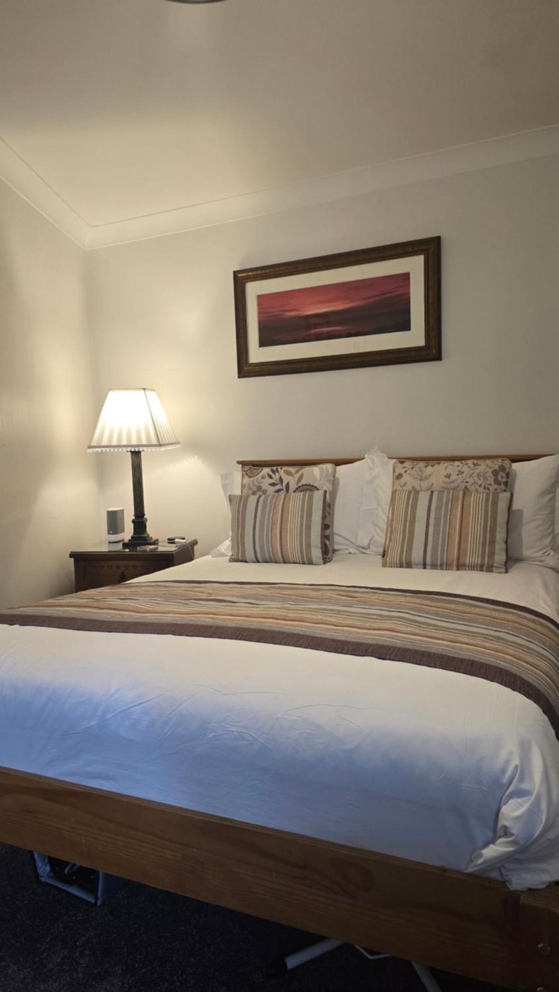 Apartment Lyndale Self-catering Sleeps 4