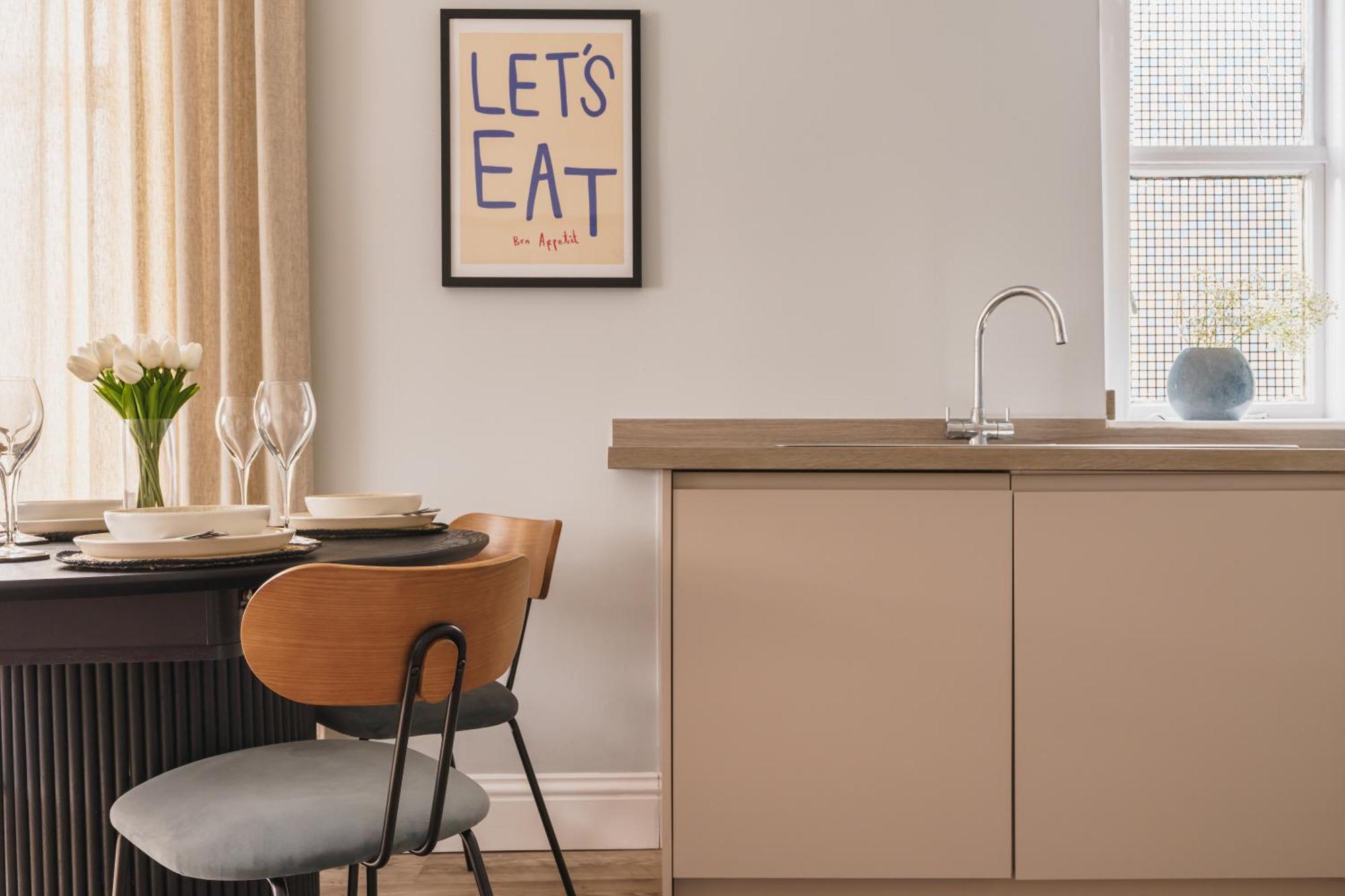 Crescent Retreat Apartment *