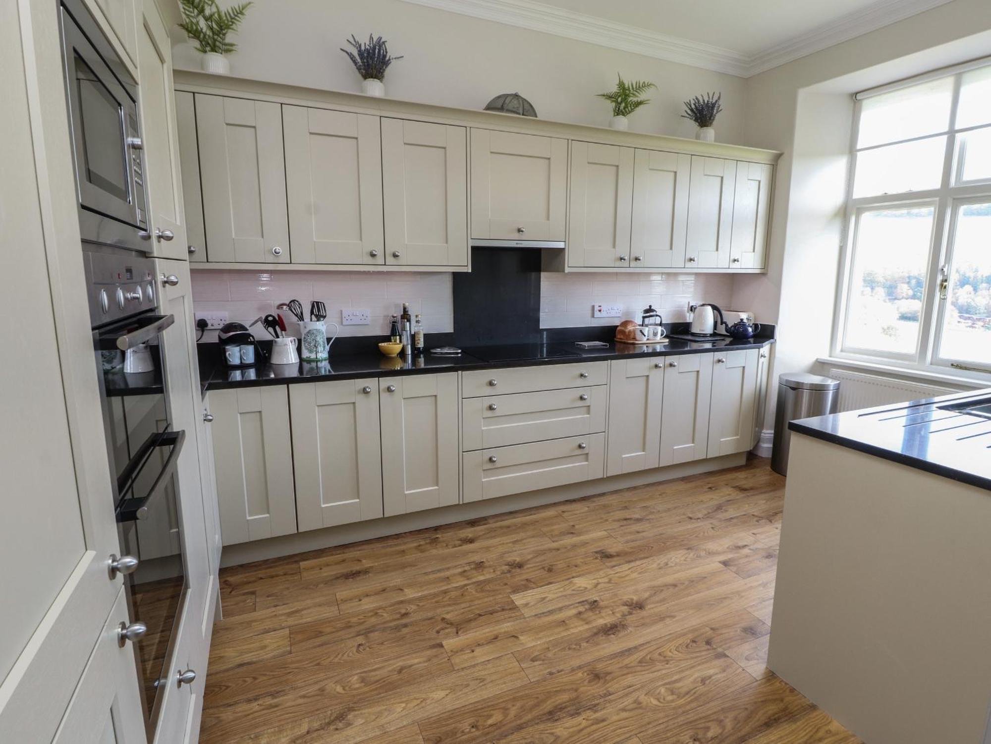 2 Birkhead * Windermere