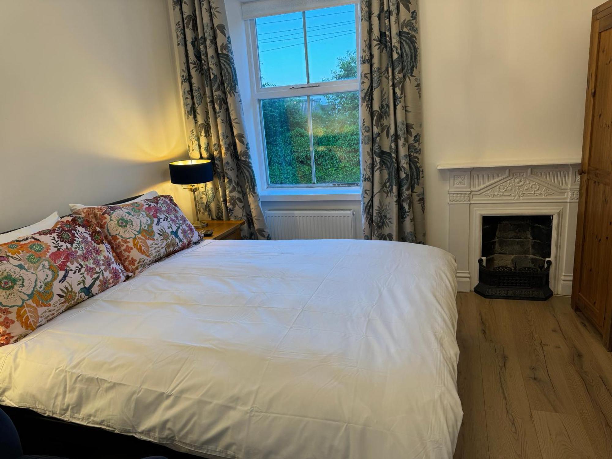 Guest house King-bed En-suite