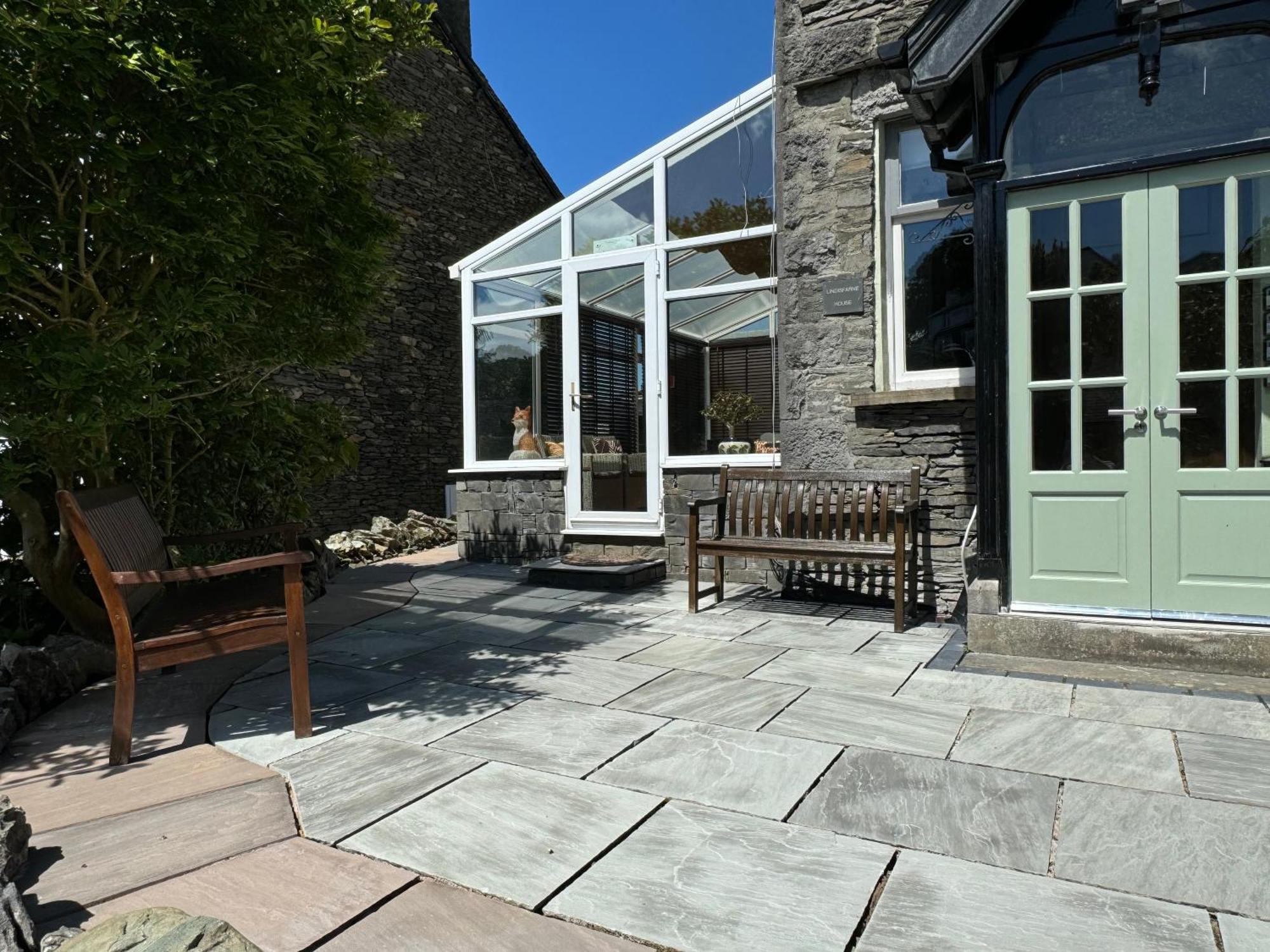 Guest house King-bed En-suite