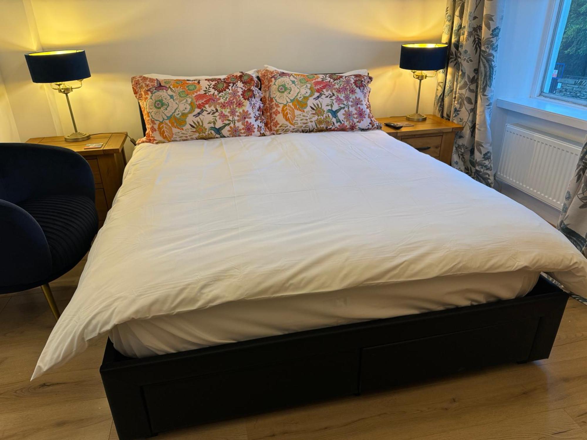 King-bed En-suite Guest house Windermere