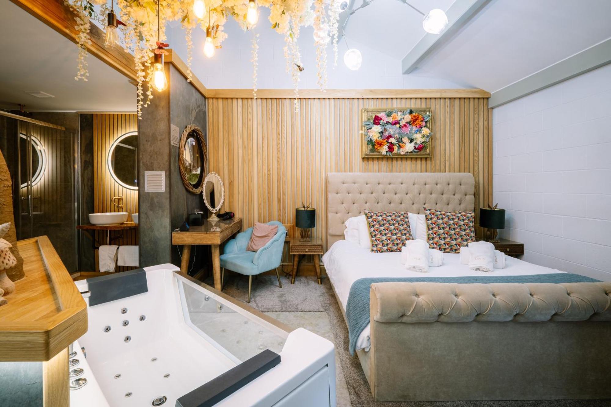 Queen's Loft Apartment Windermere