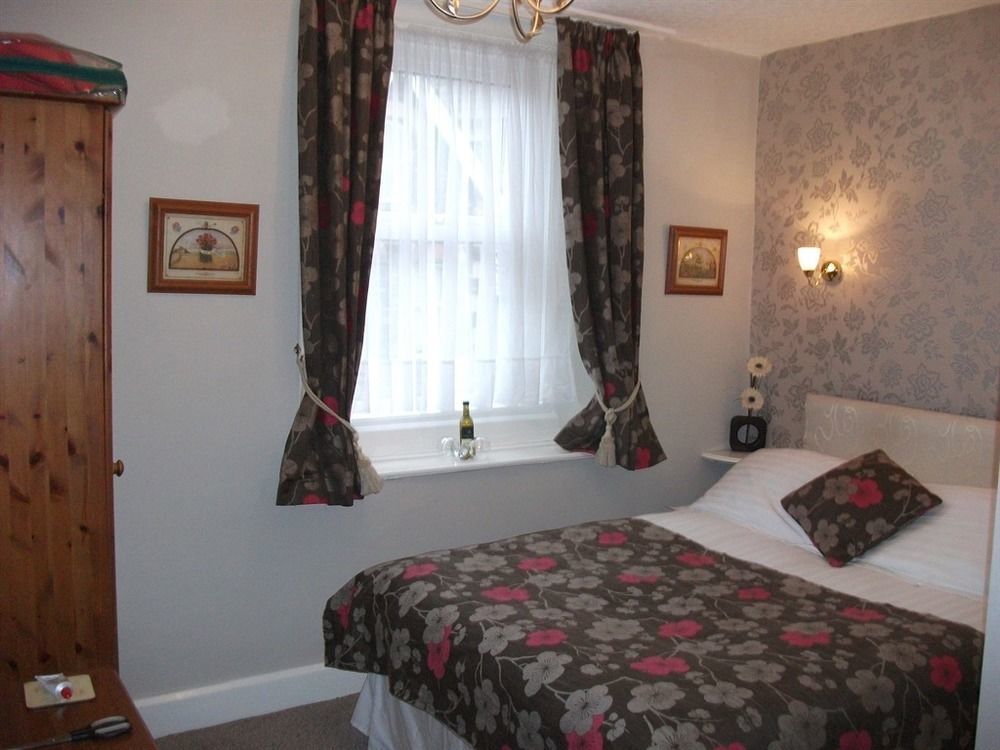 Cambridge House (adults Only)