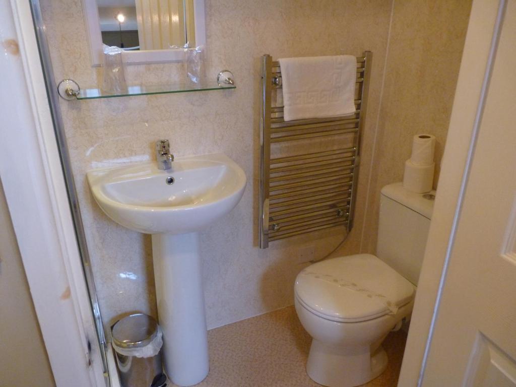 Autumn Leaves Guest house 3*