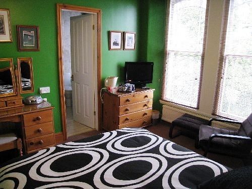 Bed & Breakfast College House