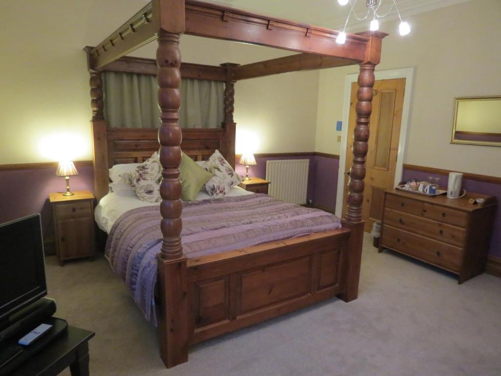 Laurel 4*