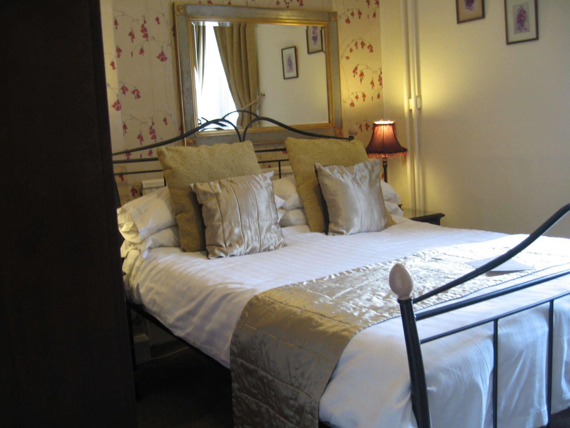 Crompton House