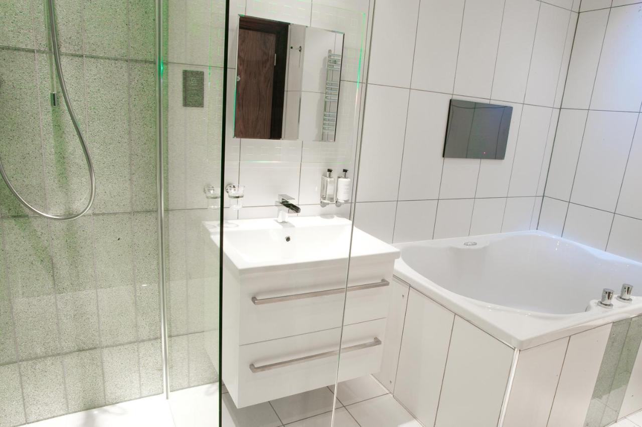Guest house Windermere Suites