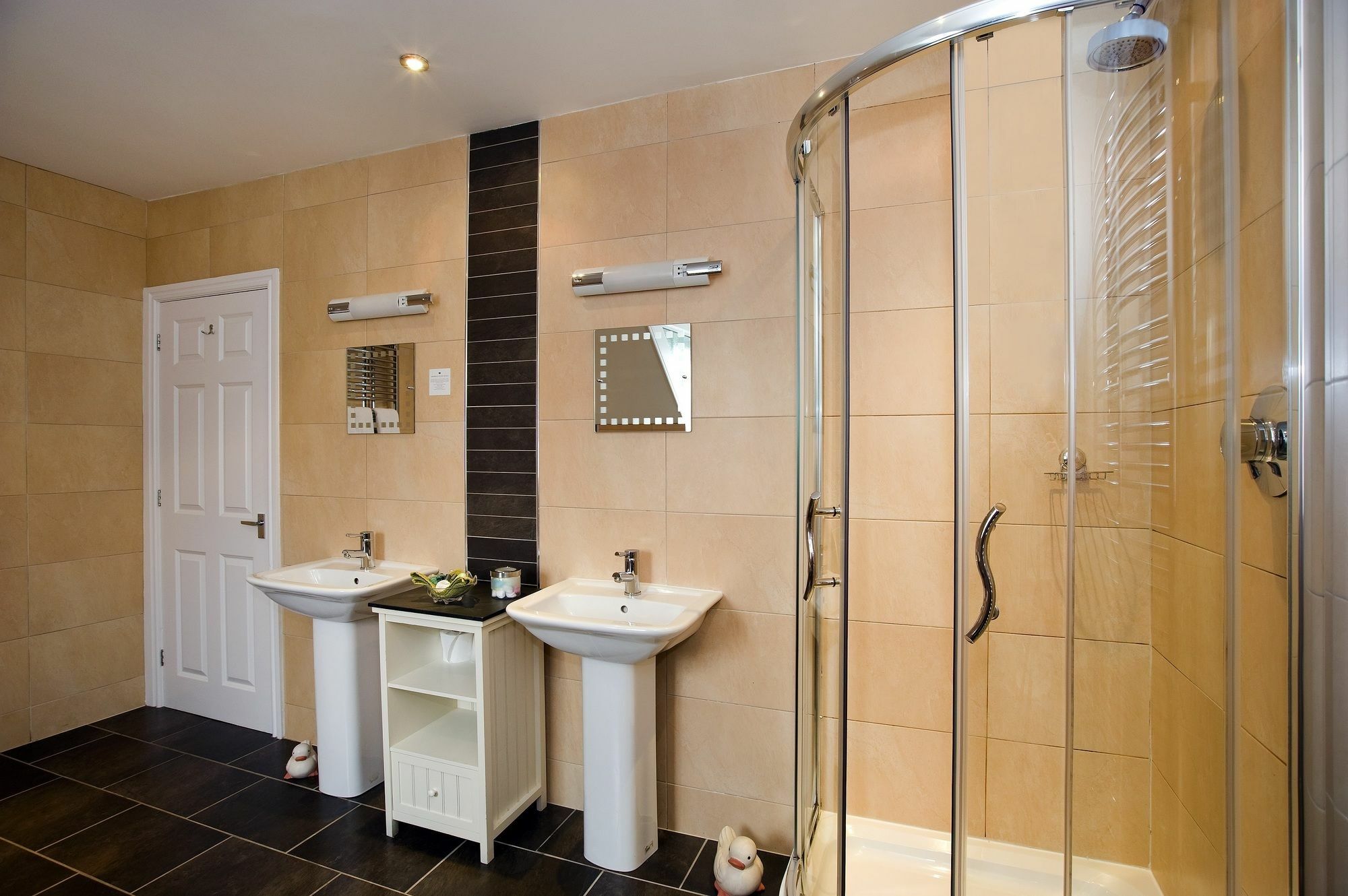 Wheatlands Lodge-windermere - Of The Year 2024 - Adult Only - Free Car Park