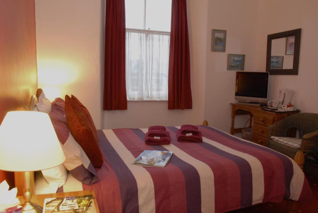 Guest house Adam Place 3*